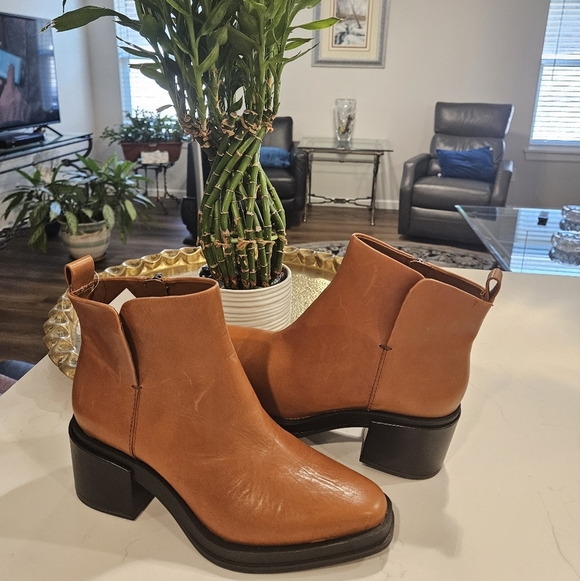 FRANCO SARTO Brown Leather Ankle Boots leather Block Heel Booties Sz 8 - Picture 9 of 14